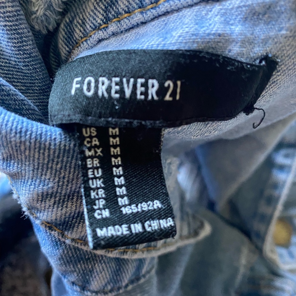 Distressed jean jacket - Picture 5 of 5